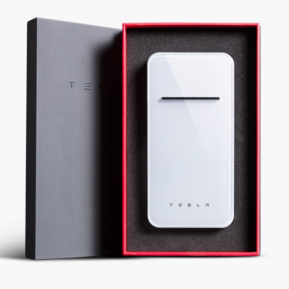 RARE - Tesla Wireless Portable Charger 2.0 - White